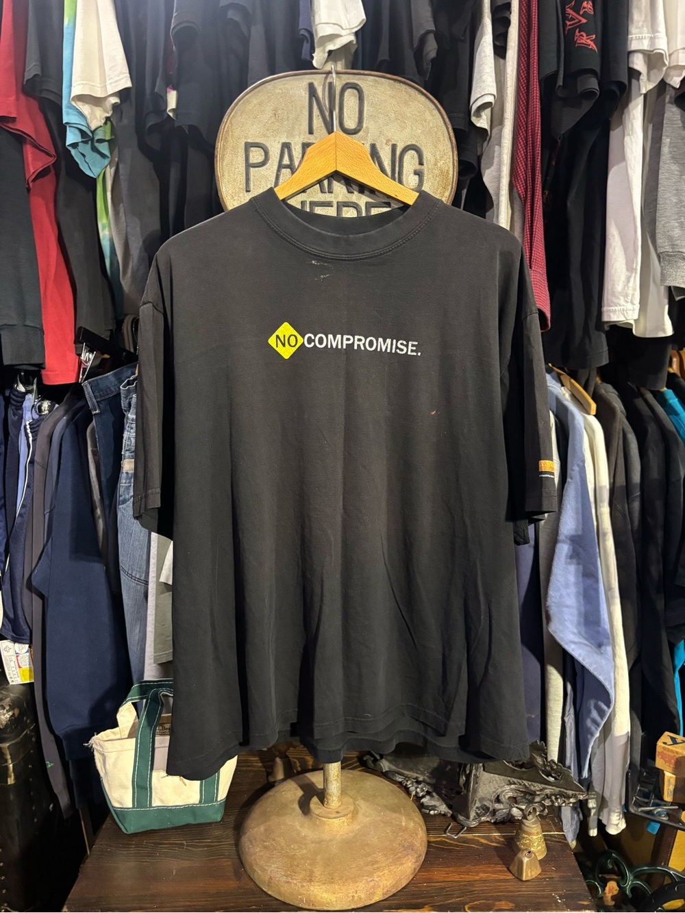 Vintage 90s No Compromise Black Graphic Mens T-Shirt